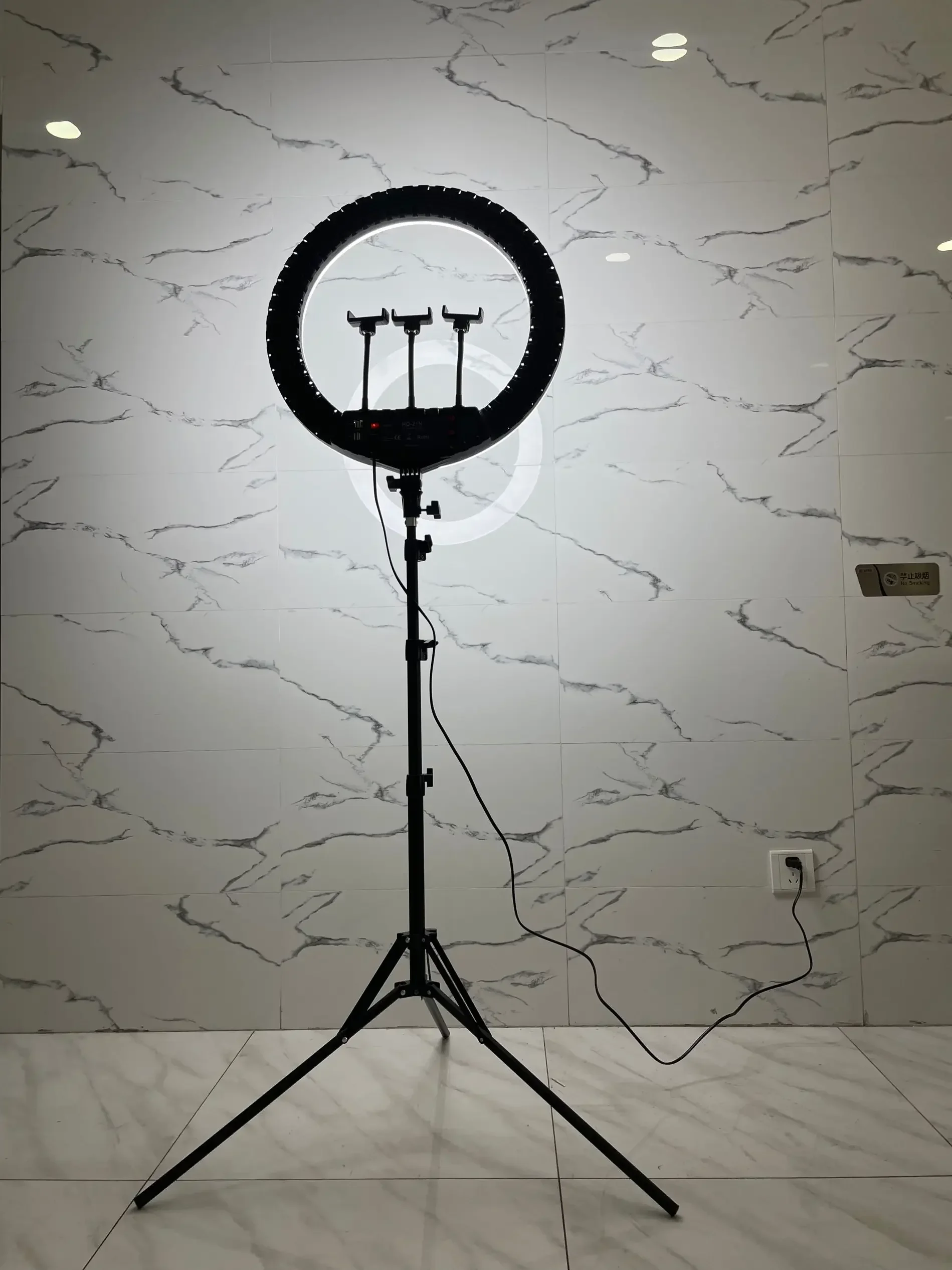 ไฟวงแหวน LED ขนาด 21 นิ้ว รุ่น - Photography With Lighting บทวิจารณ์และราคา
